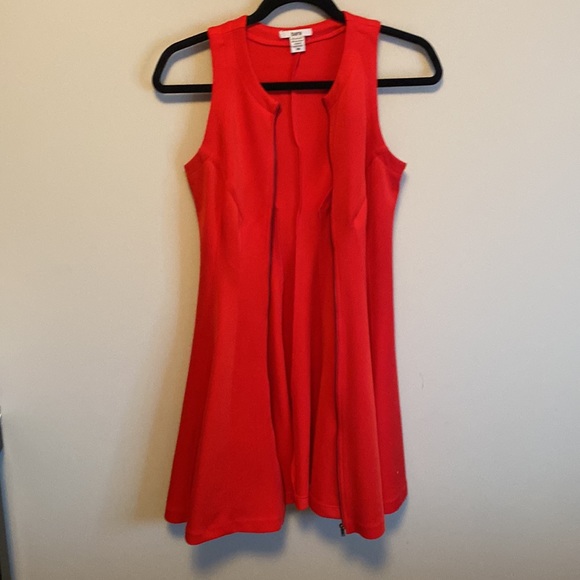 Gorgeous Red Dress - Picture 3 of 5